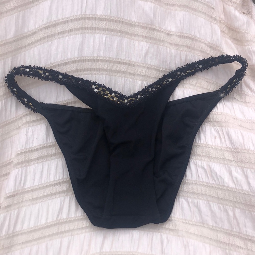 Black scoop bottom small